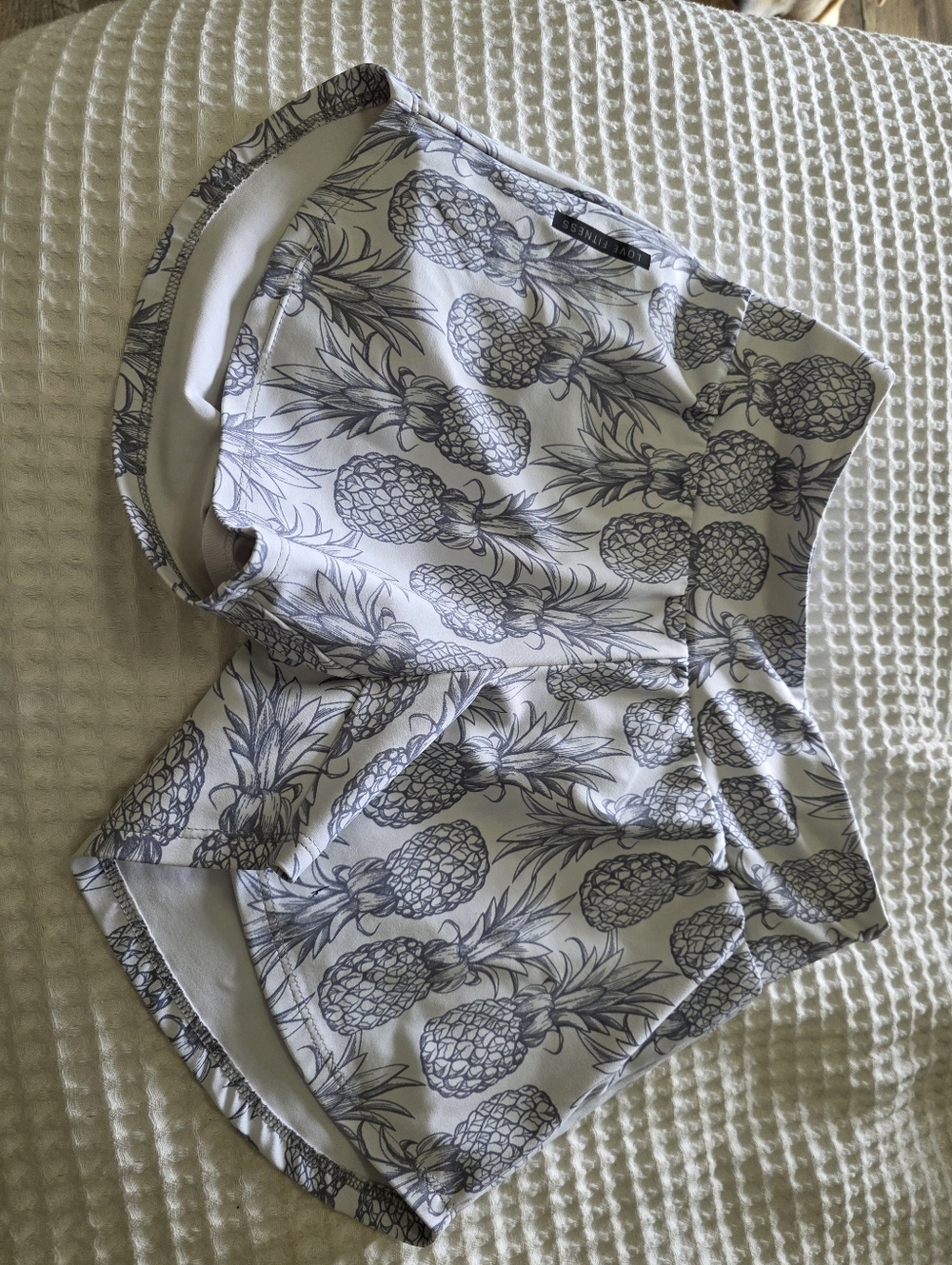 Love Fitness Pineapple Print High-Waist Shorts - White & Gray